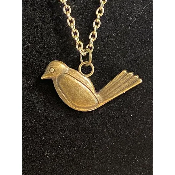 Vintage Bird Pendant Necklace 18" Gold Tone Chain Cute & Quirky Statement Jewelr - Picture 3 of 5